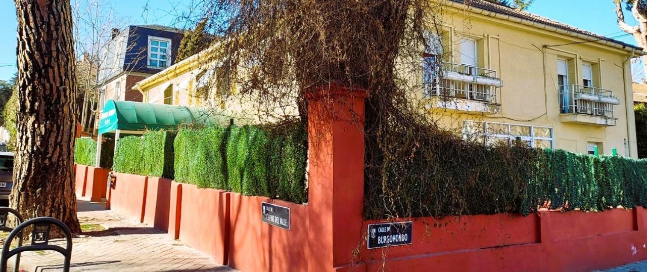 Hostal Aravaca Garden Madrid Exterior photo